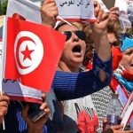 الرئيس التونسي ينفذ "إنقلاباً رئاسياً"..! (فيديو)