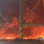 إنفجار على متن سفينة في دبي (فيديو)