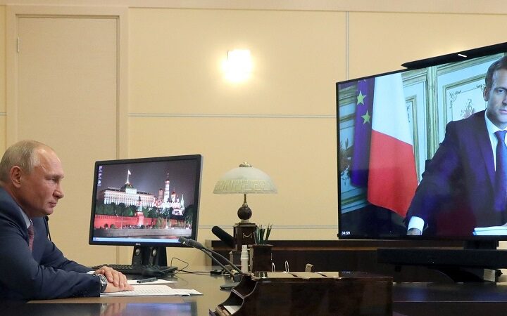 فلاديمير بوتين و إيمانويل ماكرون بمحادثات حول أزمة أوكرانيا