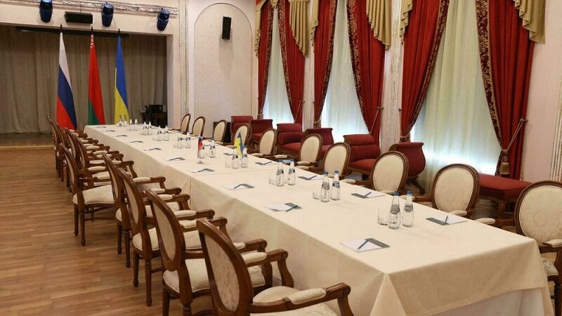 غرفة المحادثات بين روسيا و أوكرانيا