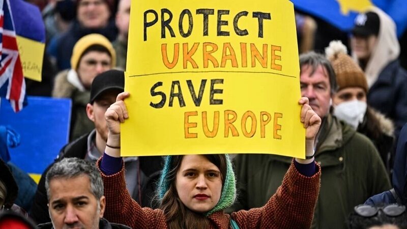 مظاهرات عبر العالم تنديداً بالحرب الروسية على أوكرانيا