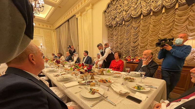 وليد البخاري بإفطار مع سياسيين و ديبلوماسيين