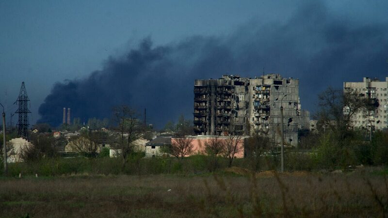 "معارك عنيفة" في أزوفستال أوكرانيا