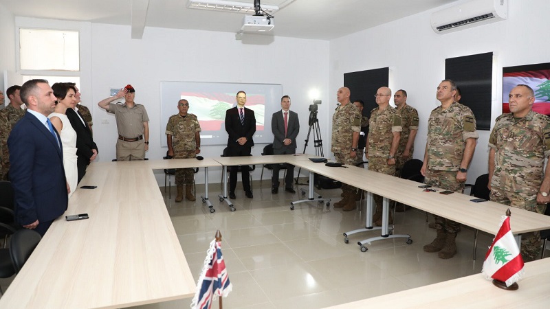 الجيش: إفتتاح قاعة تعليم في الكرنتينا تم تجهيزها بهبة