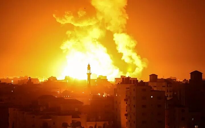 إسرائيل تقصف غزة بعد إطلاق نار من القطاع