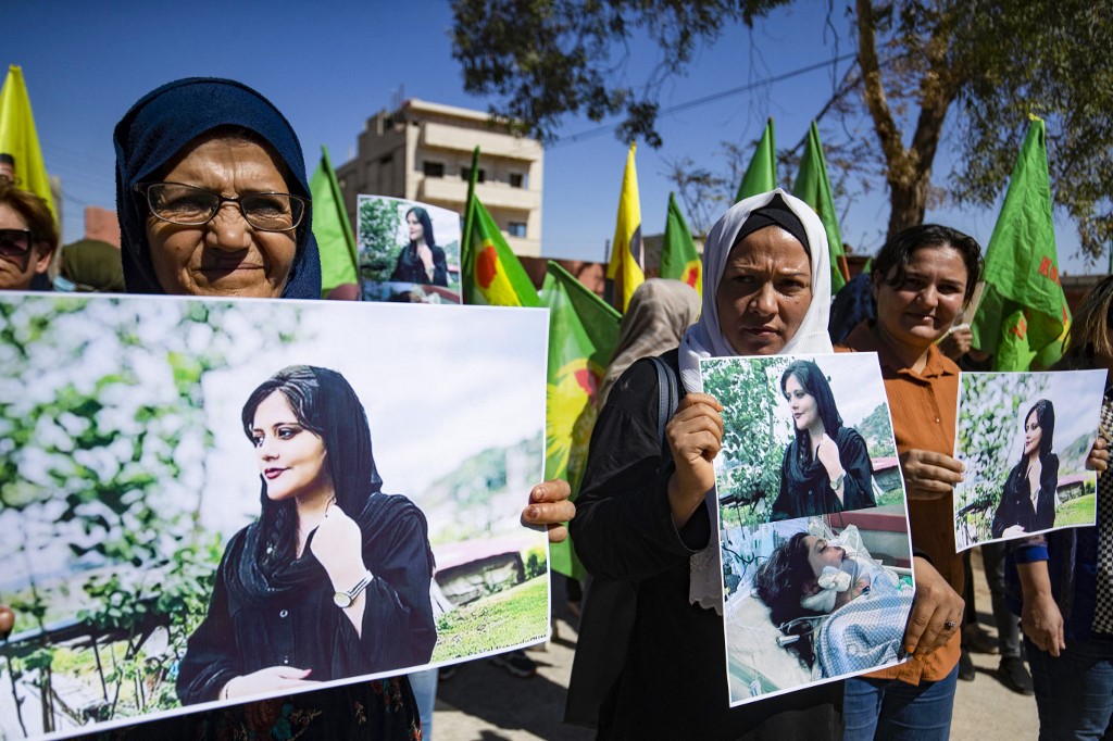 تظاهرات في الحسكة السورية تضامناً مع نساء إيران