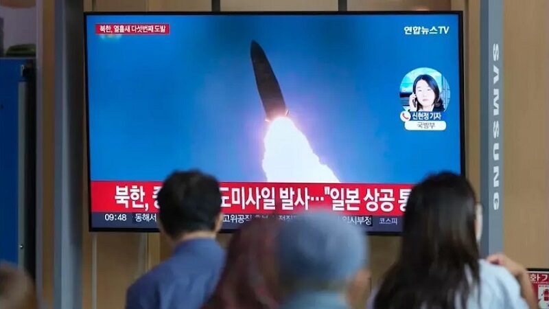 صاروخ كوري شمالي حلق فوق اليابان