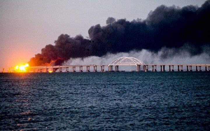 تفجير جسر القرم روسيا