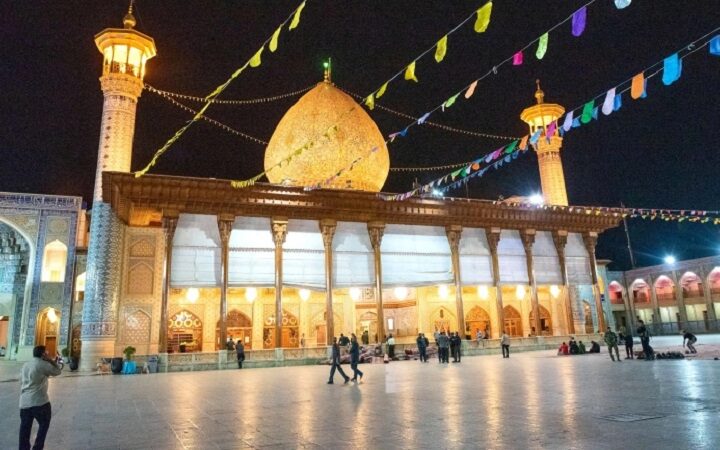 هجوم إرهابي على مرقد ديني في شيراز بإيران