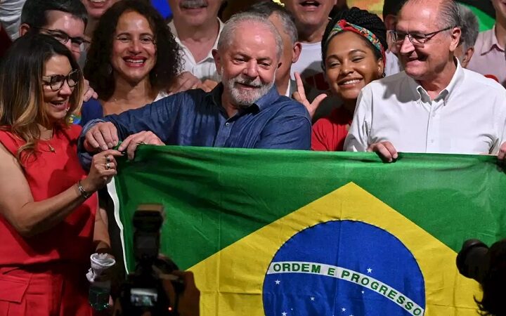 فوز لولا دا سيلفا بإنتخابات الرئاسة في البرازيل