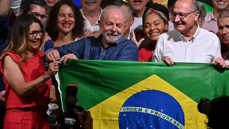 فوز لولا دا سيلفا بإنتخابات الرئاسة في البرازيل