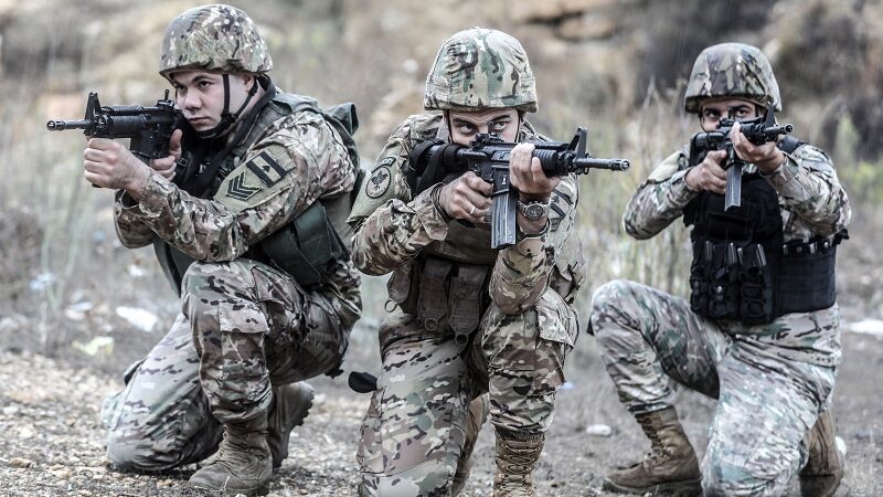 الجيش اللبناني يستكمل تدريبات "مكافحة الإرهاب"