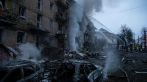 ضربات روسية تقطع إمدادات الكهرباء والماء عن عاصمة أوكرانيا