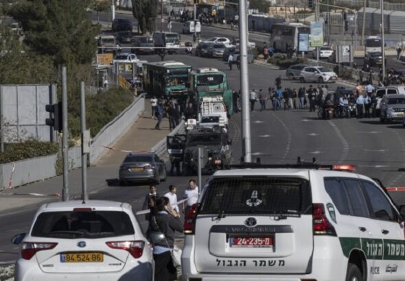 قتيل وجرحى في تفجيرين إستهدفا محطتين للحافلات في القدس العربية