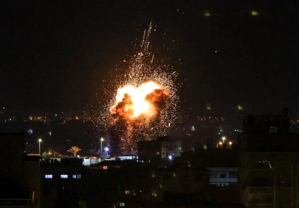 غارات إسرائيلية على غزة رداً على إطلاق صاروخين من القطاع
